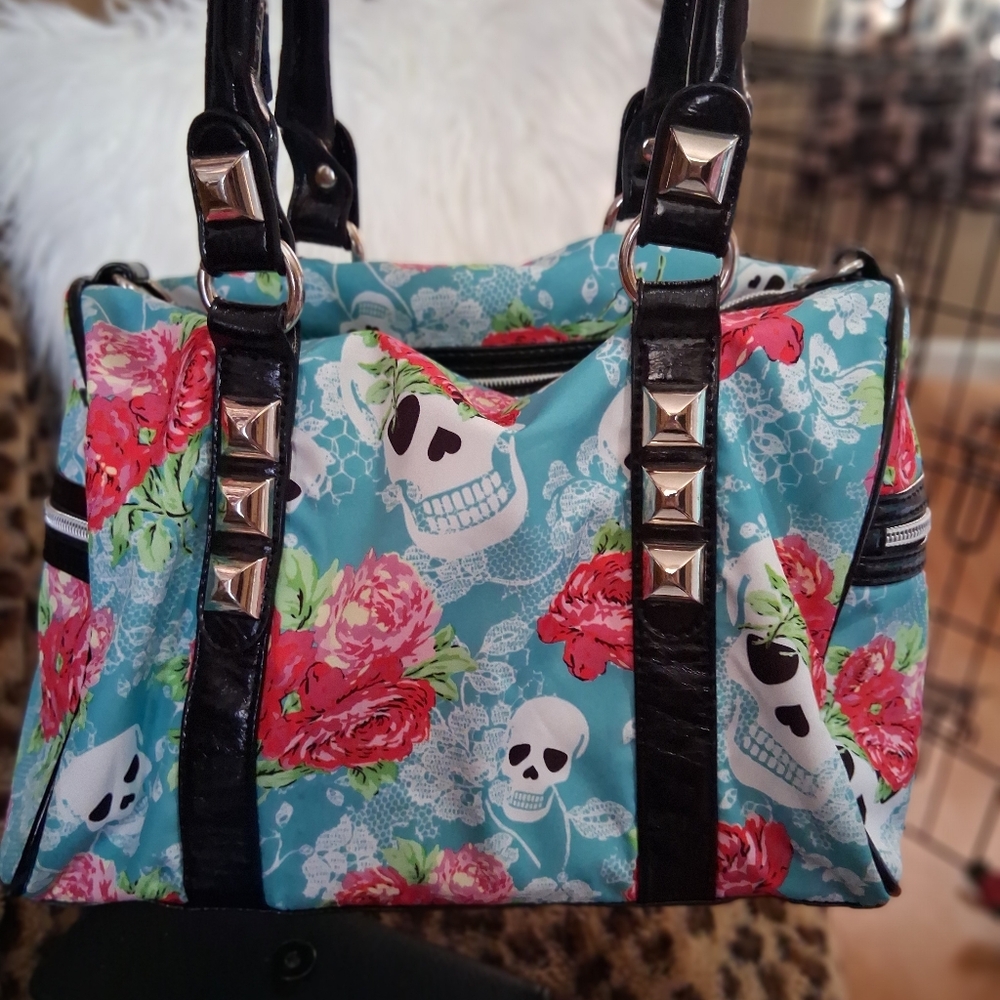 Betsy Johnson ( BETSYVILLE Collection) Mint Condition Satchel Bag